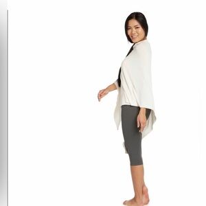 Yoga Women’s SQN Sport leggings XS yoga gym workout running Capri